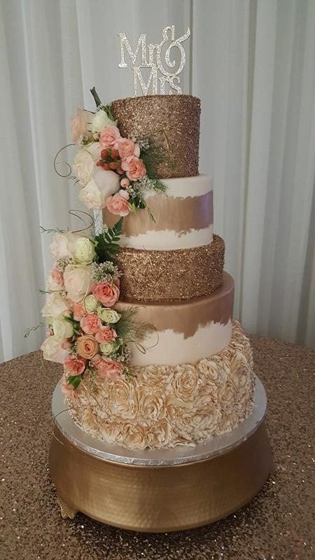 Name : Dana - 7 tier wedding cake, 4 x 8 inch with a 10/8/6 cake on top -  Category : Wedding Cakes - Wedding Supplier : Wedding Cakes by Barbara -  Inspiration Gallery Item 45078 - Wedding Inspiration